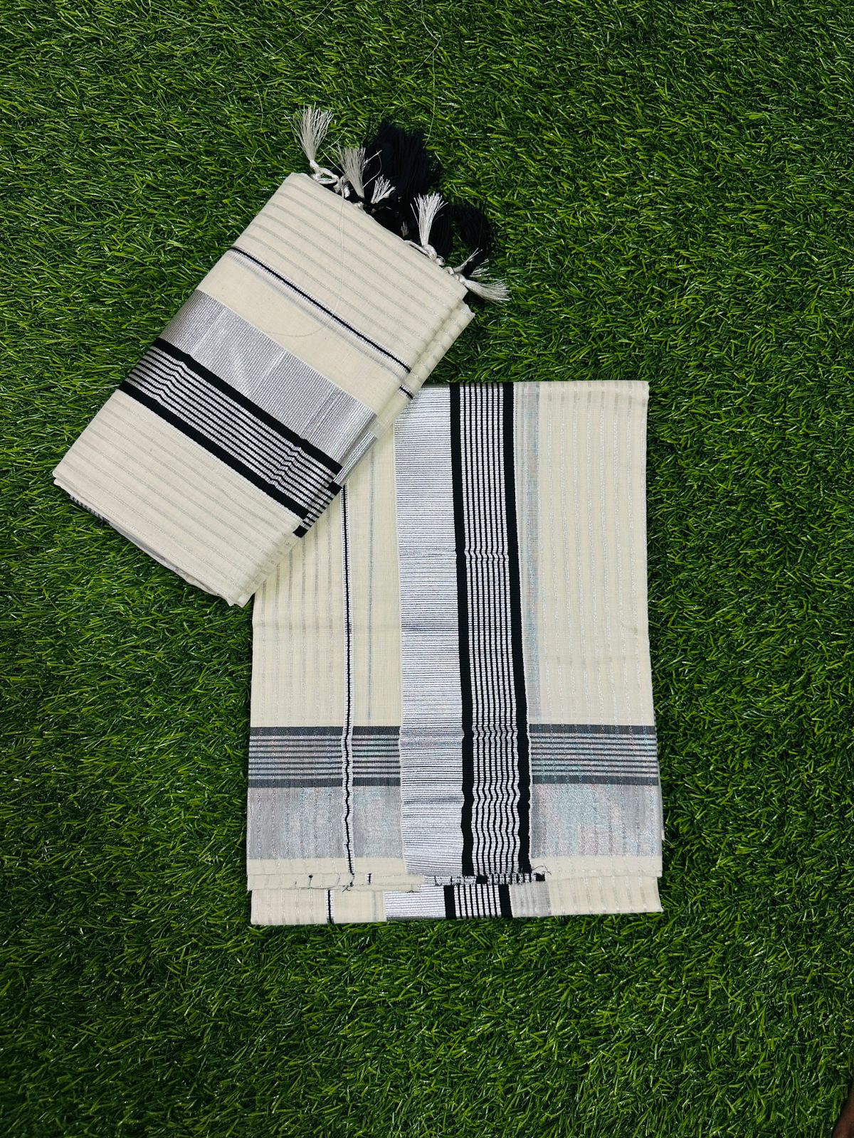 Set Mundu