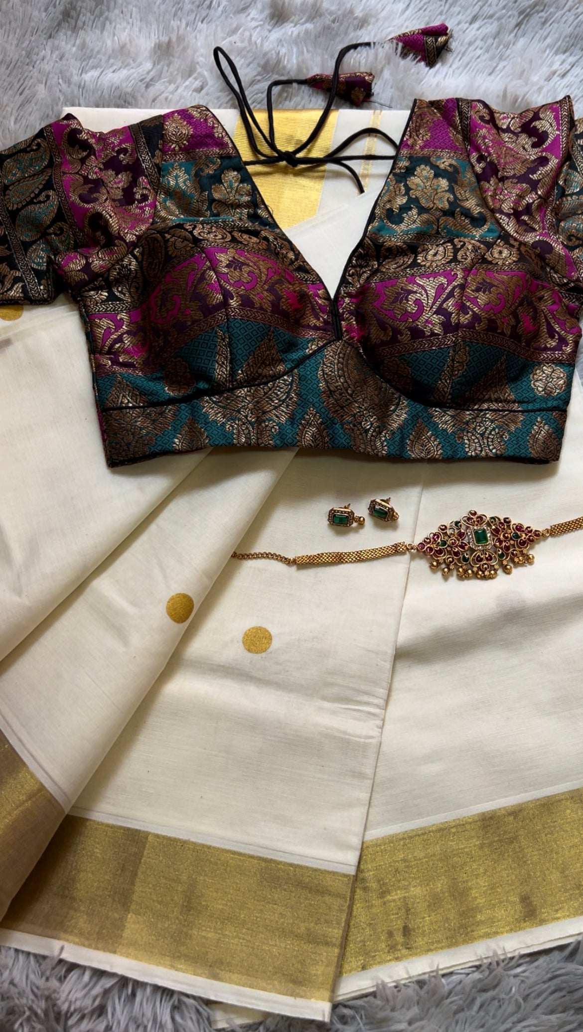 Polka dot saree