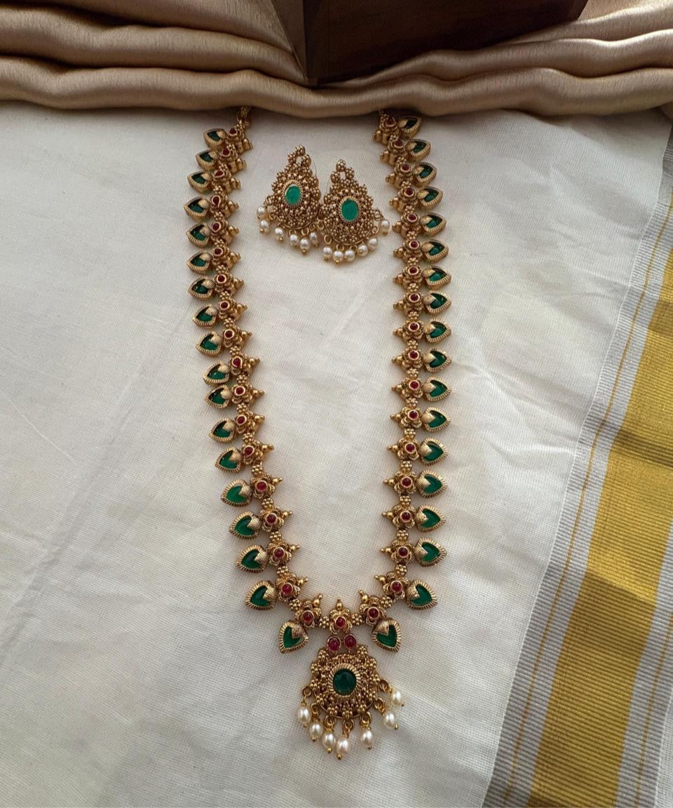 Long palakka necklace