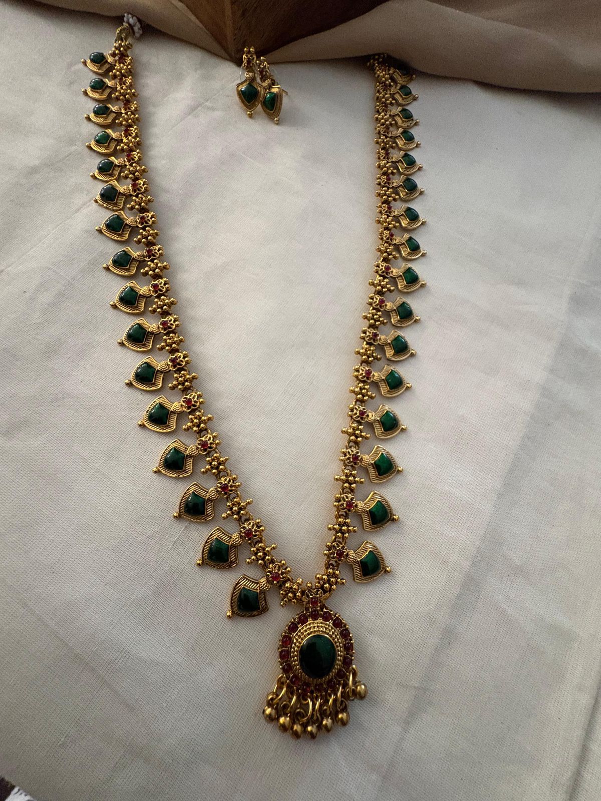 Long palakka necklace