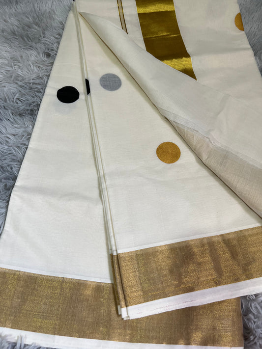 Polka dot saree